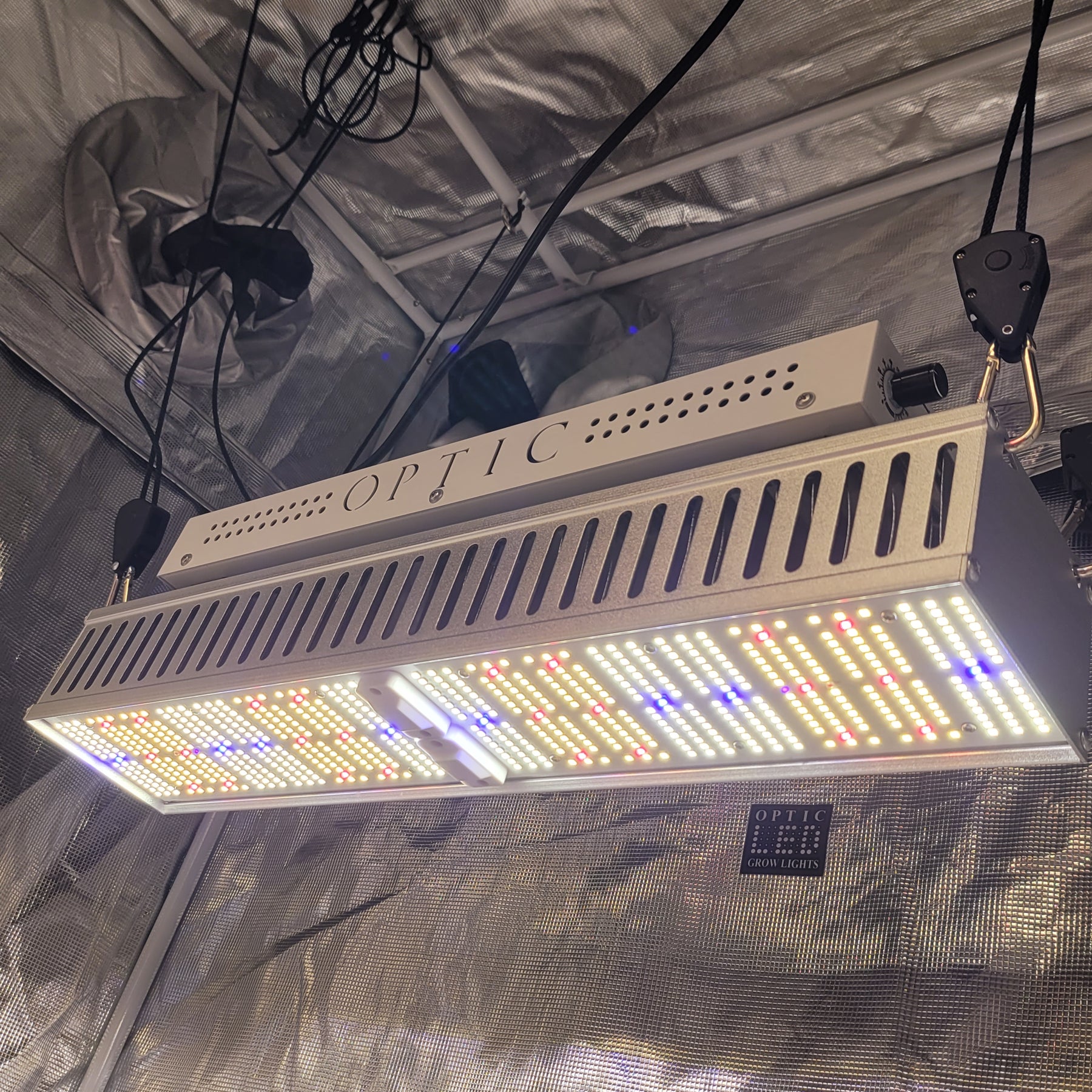 NEW! GMax 300 Hits the Market ! Spectrum Control on a Linear Green House style LED Grow Light