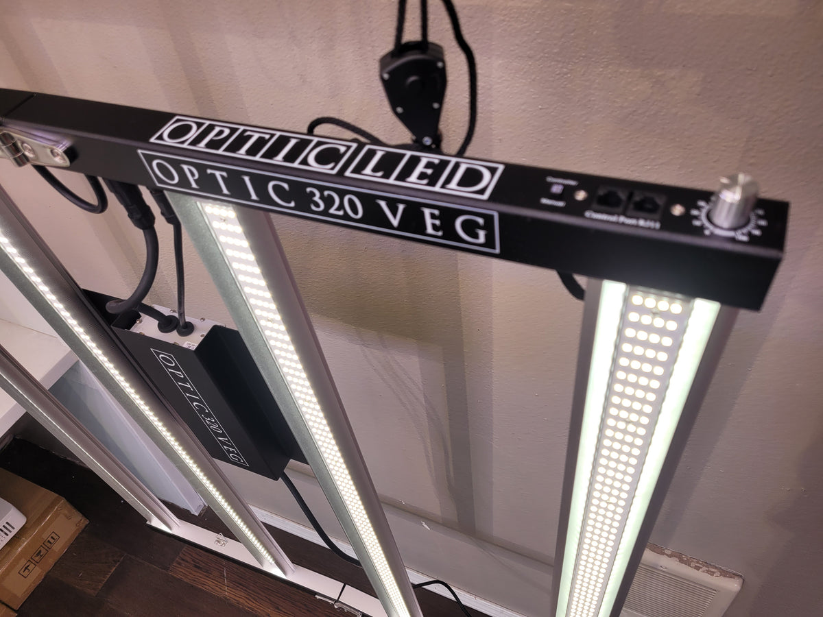 Now Shipping) Optic 320 VEG Gen3 Dimmable LED Grow Light 320w